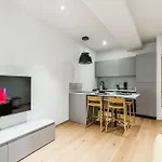 History And Design Apartment Facing The Old Port